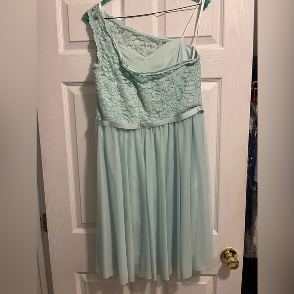 David’s Bridal one shoulder Mint lace and mesh dress Size 16 - Picture 2 of 7